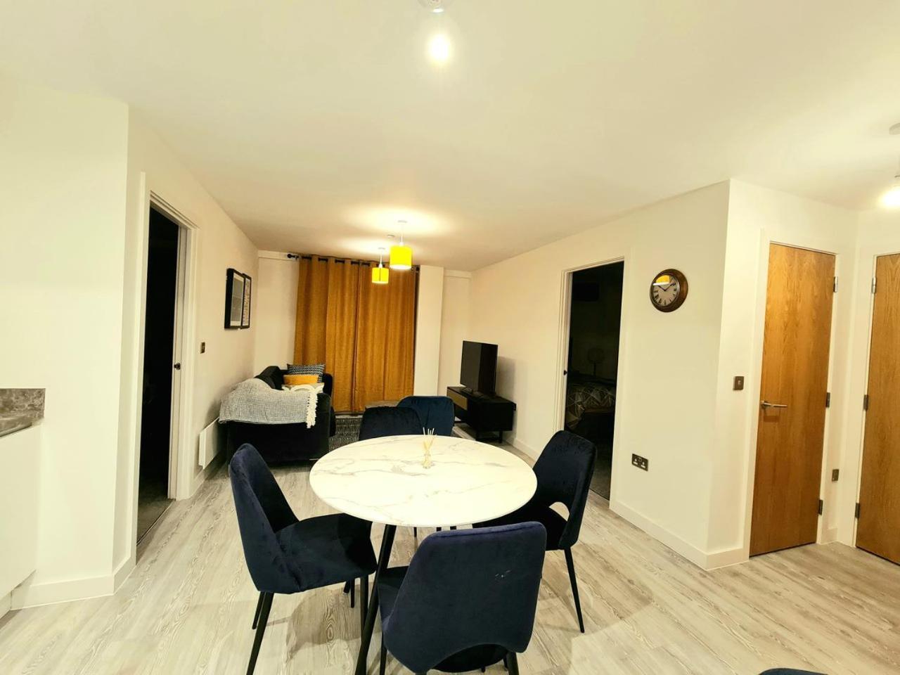 Exquisite Cosy 2-Bed Apartment In Salford Μάντσεστερ Εξωτερικό φωτογραφία